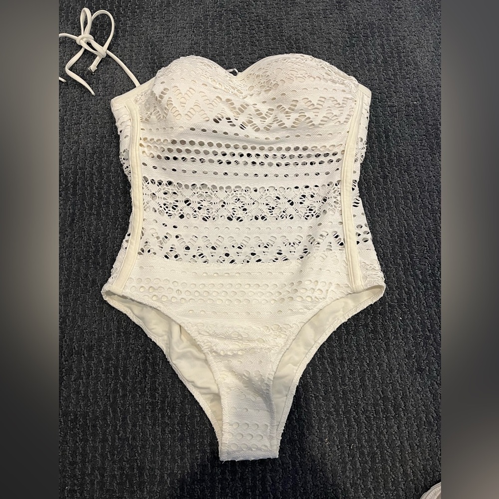 Vamiani One Piece Swimsuit - White